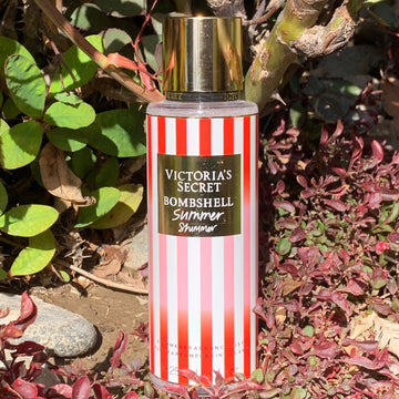 Victoria's Secret bombshell sHIMER Mist