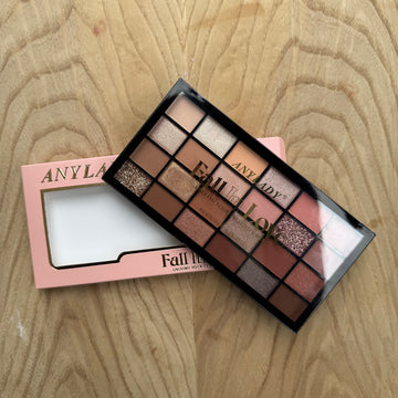 Any Lady Fall in Love Eye shadow pallet
