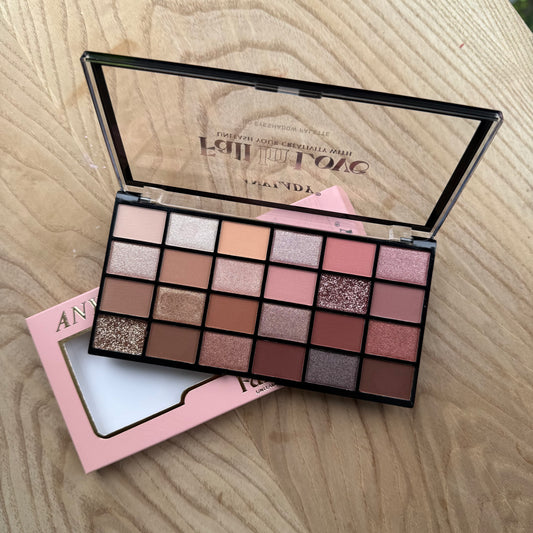 Any Lady Fall in Love Eye shadow pallet