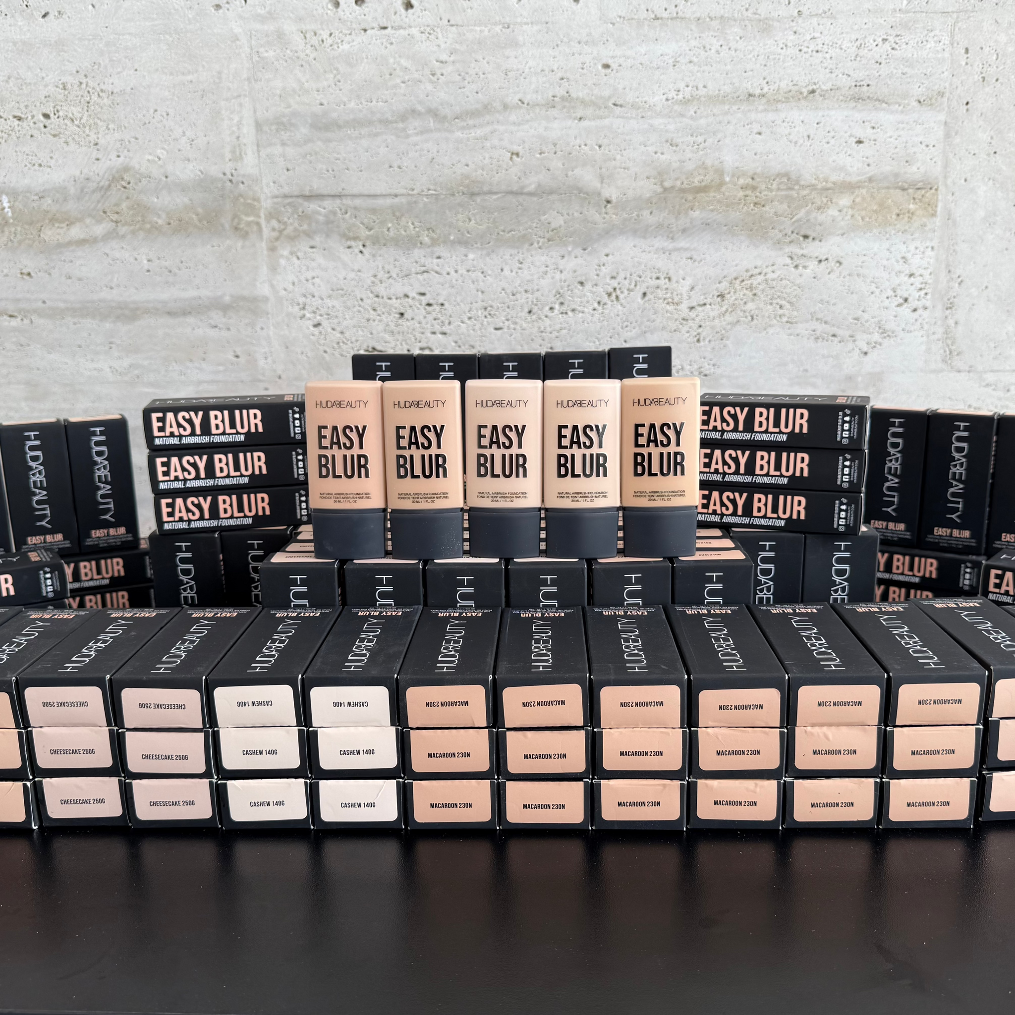 HUDA Beauty Easy Blur Natural Airbrush Foundation