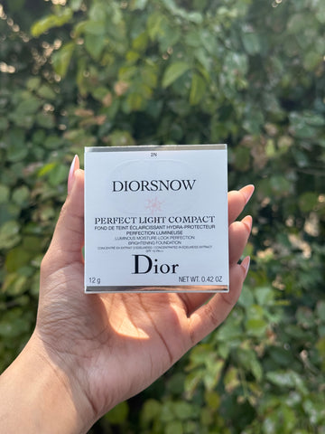 Diorsnow Compact Foundation Refill: Moisture-lock & Brightening