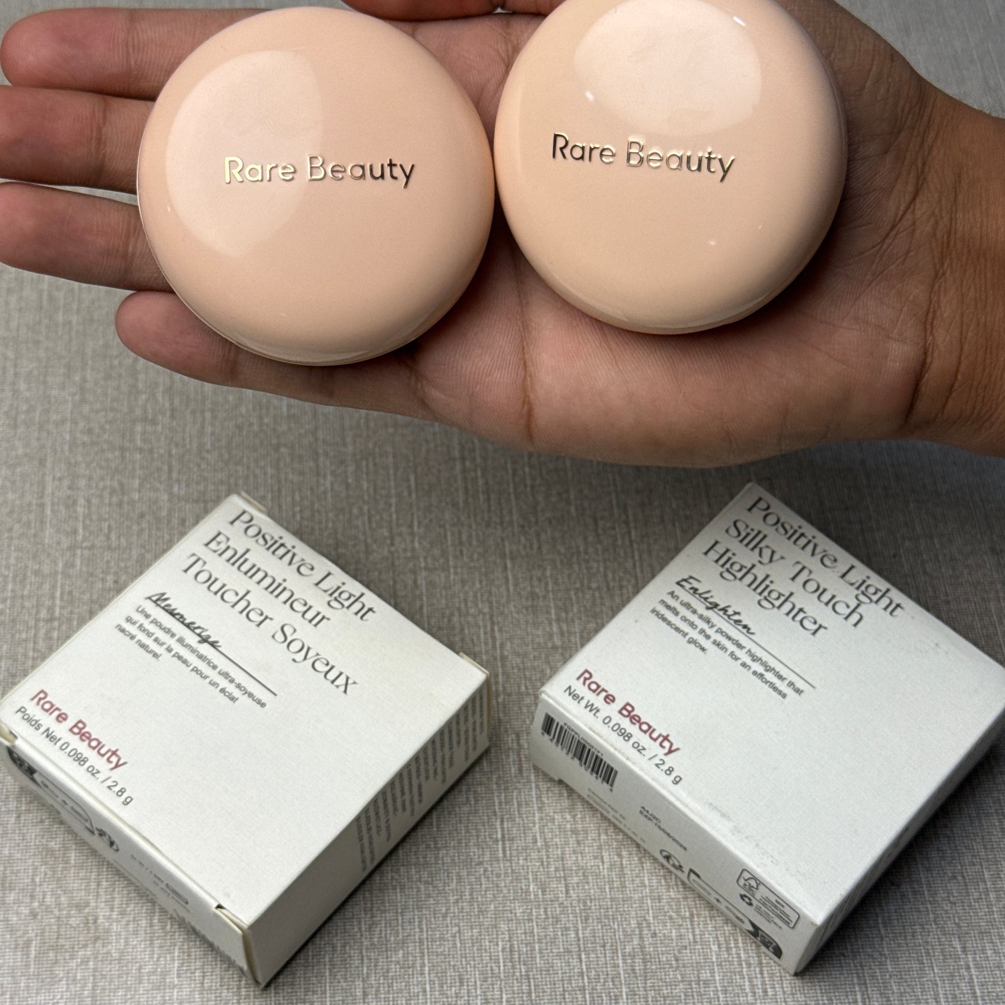 RARE BEAUTY (SILKY TOUCH) HIGHLIGTER